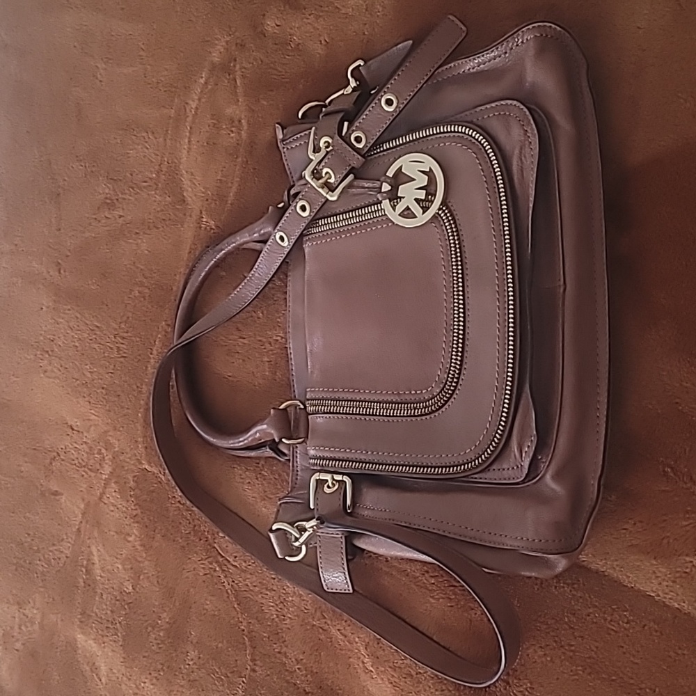Woman's MK Purse